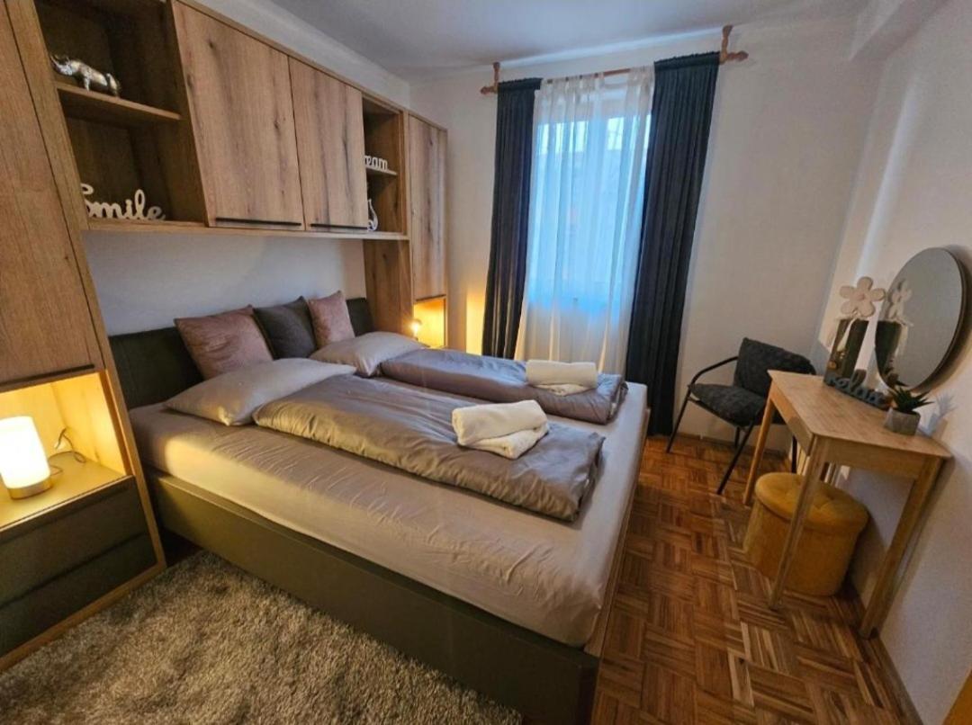 Apartment Gloria Ровінь Екстер'єр фото